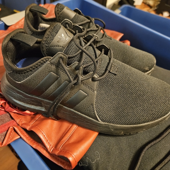 Sneakers - Picture 2 of 2